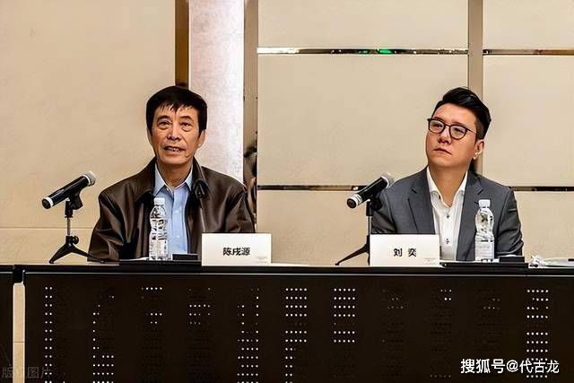 健身房的性感教练